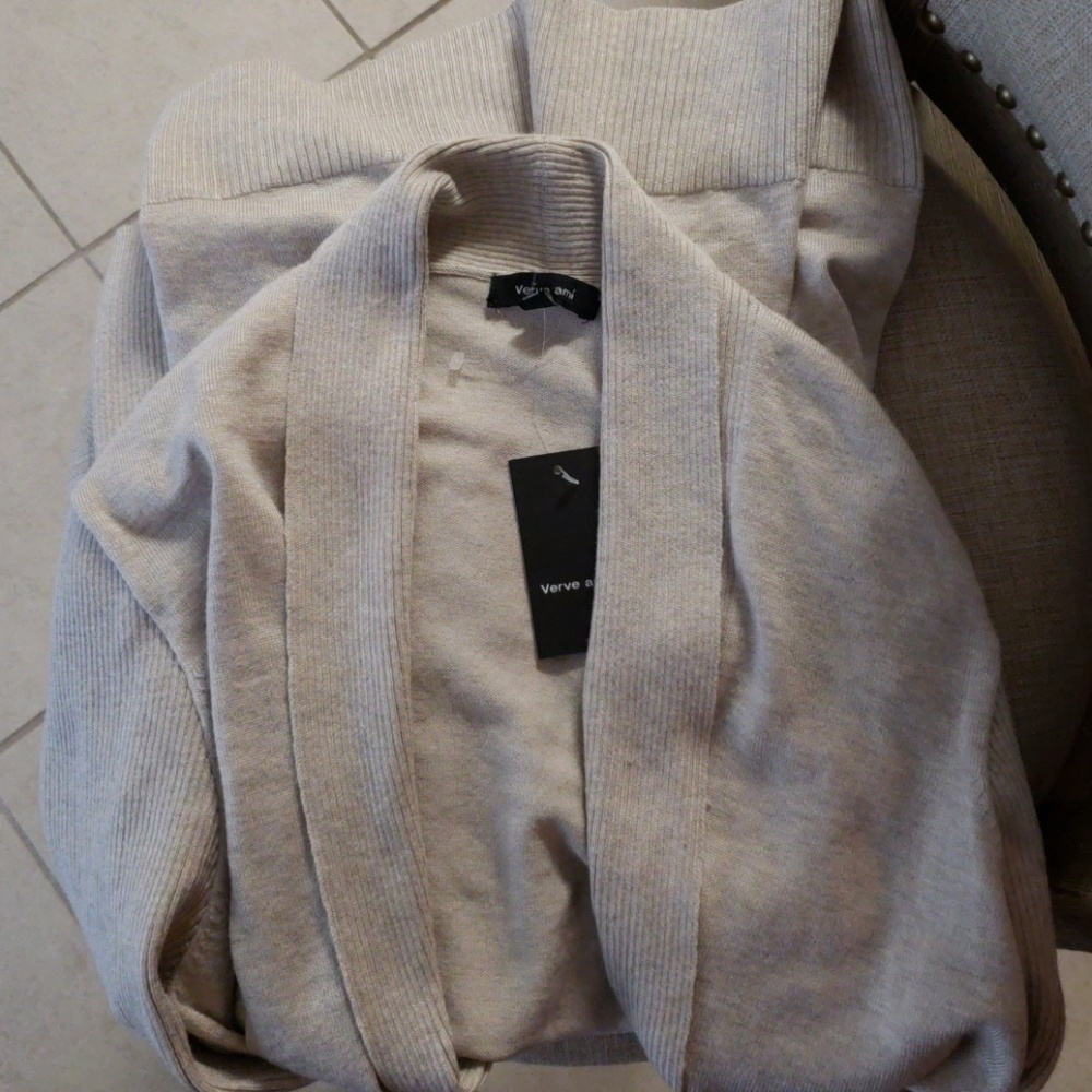 Light khaki cardigan with pockets